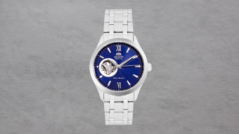 Sử dụng bộ máy automatic giúp đồng hồ vận hành êm ả, độ chính xác cao Sử dụng bộ máy automatic giúp đồng hồ vận hành êm ả, độ chính xác cao