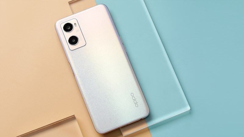 Thiết kế thời trang, mặt lưng tạo hiệu ứng lấp l&aacute;nh, cho vẻ ngo&agrave;i của bạn th&ecirc;m s&agrave;nh điệu