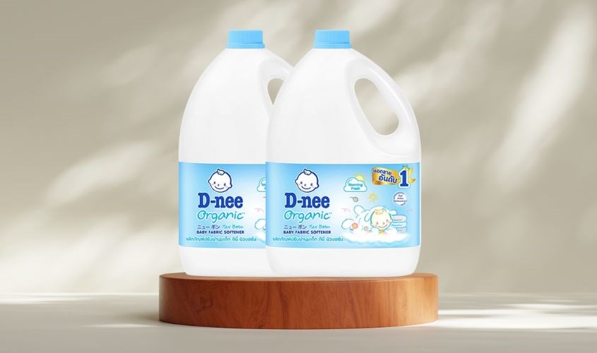 Nước xả quần áo cho bé D-nee Xanh hương phấn can 2.8 lít - Giao bao bì ngẫu nhiên