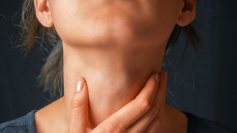 Bạn nên đến gặp bác sĩ sớm nếu nhìn thấy khối bất thường ở cổ