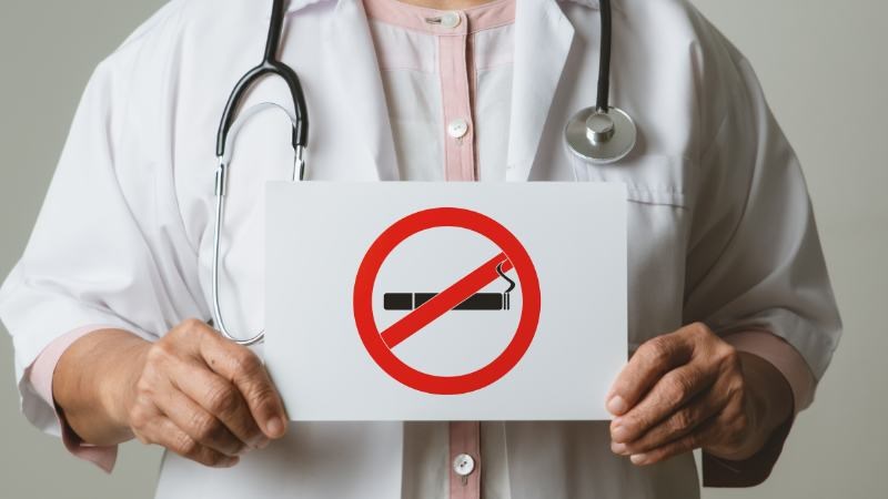 Bỏ hút thuốc giúp phòng ngừa bệnh co thắt thực quản