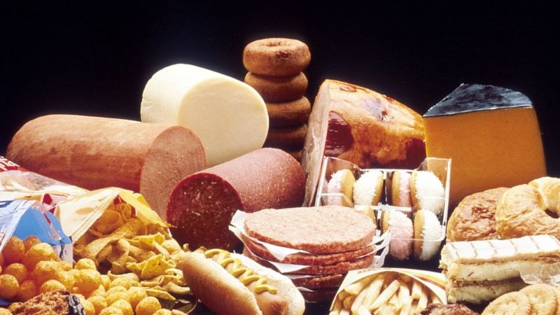 Nên tránh tiêu thụ thực phẩm giàu chất béo trong quá trình điều trị bệnh zona