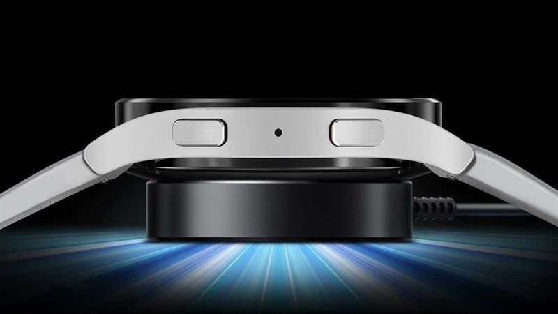Với vi&ecirc;n pin lớn hơn Watch 5 Pro chi&ecirc;́m ưu th&ecirc;́ tuy&ecirc;̣t đ&ocirc;́i v&ecirc;̀ thời gian sử dụng