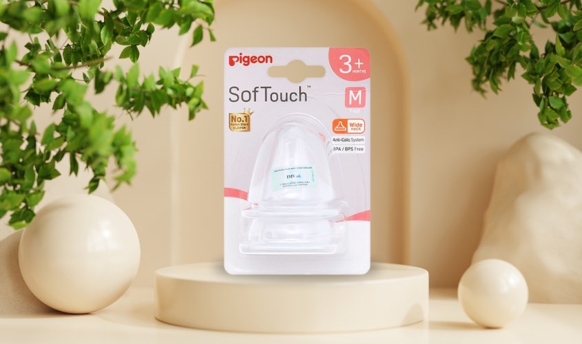 Bộ 2 núm ti Pigeon siêu mềm Plus WN3 cổ rộng size M (3 - 6 tháng)