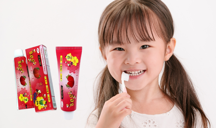 Kem đánh răng cho bé Bee hương dâu 90g