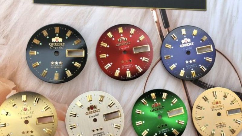 M&agrave;u sắc đồng hồ