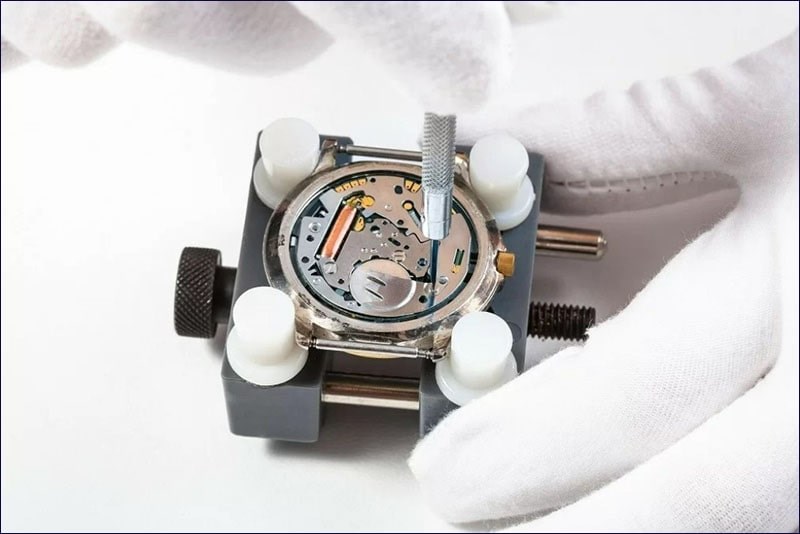 cach-thay-pin-dong-ho-dw-daniel-wellington-don-5 Lưu ý khi thay pin đồng hồ