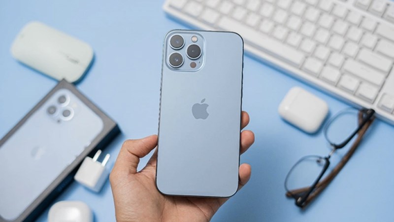 IPhone 13 Pro Max thiết kế chắc chắn IPhone 13 Pro Max thiết kế chắc chắn