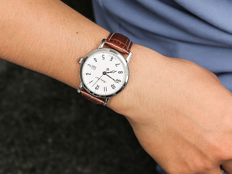 Kiểu d&aacute;ng đơn giản nhưng đầy cuốn h&uacute;t v&agrave; sang trọng, l&agrave; một phụ kiện thời trang d&agrave;nh cho c&aacute;c ch&agrave;ng trai nam t&iacute;nh v&agrave; thanh lịch