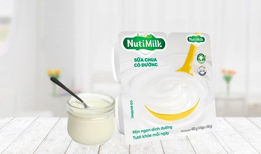 Lốc 4 hộp sữa chua có đường Nutimilk 100g