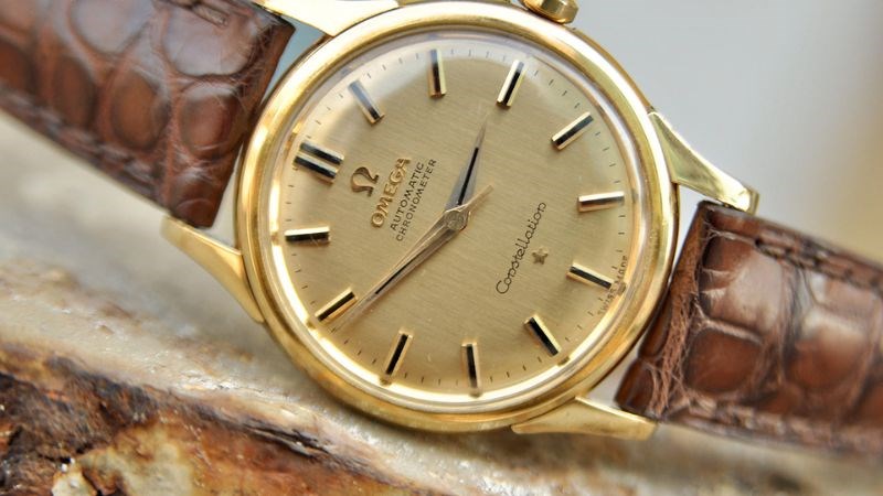 Đồng hồ Omega thường được c&aacute;c doanh nh&acirc;n tin tưởng chọn lựa