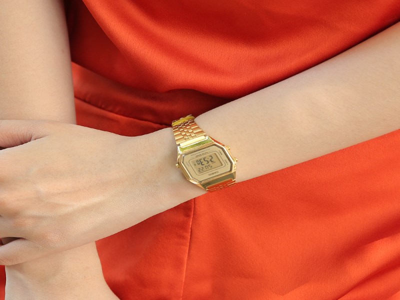 Khung viền l&agrave;m từ nhựa Resin - trọng lượng nhẹ