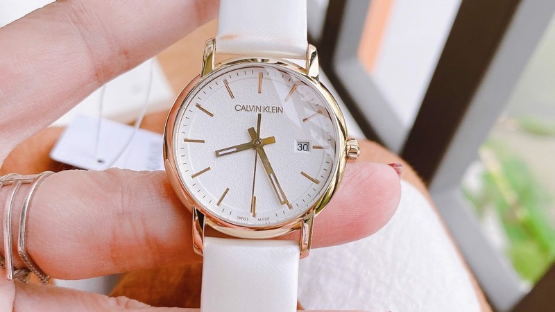 Vẻ ngo&agrave;i đơn giản, độc đ&aacute;o, d&ugrave;ng bền với tuổi thọ pin l&acirc;u