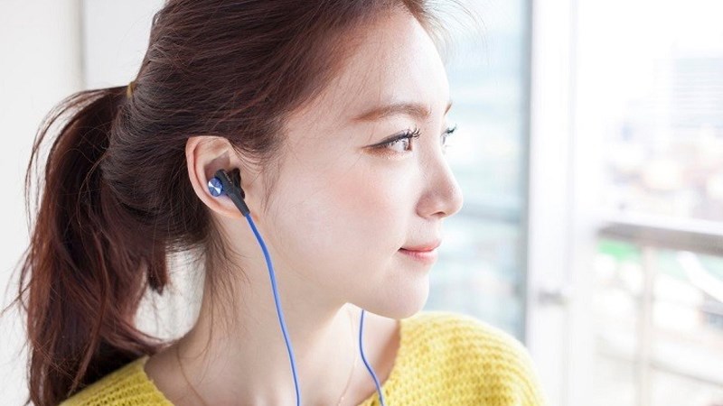 Thiết kế nhỏ gọn, đeo v&agrave;o tai dễ d&agrave;ng, thoải m&aacute;i