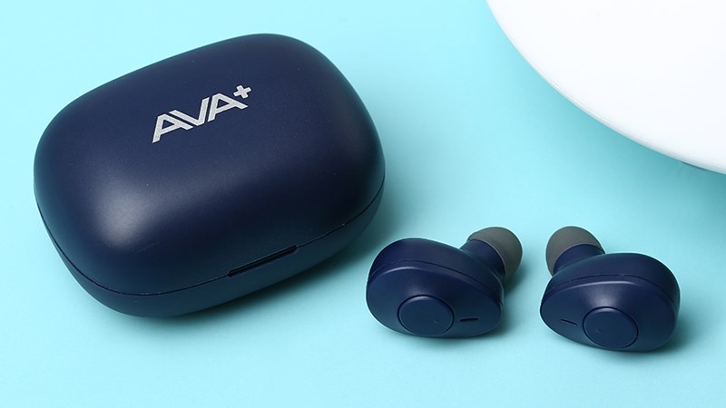 Tai nghe nh&eacute;t tai gọn nhẹ, c&oacute; n&uacute;t đệm silicone mềm mại, đeo &ecirc;m tai