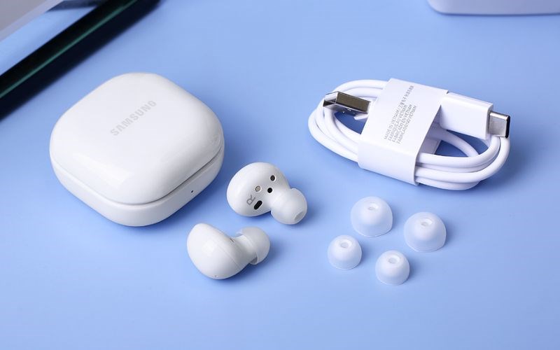 Samsung Galaxy Buds 2 R177N với thiết kế hiện đại, sang trọng, tinh tế với gam màu trắng thuần khiết