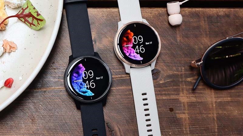 Đồng hồ Garmin c&oacute; thiết kế ấn tượng với m&agrave;n h&igrave;nh sắc n&eacute;t