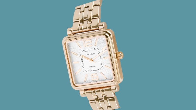 Mặt k&iacute;nh Sapphire cứng c&aacute;p, trong suốt