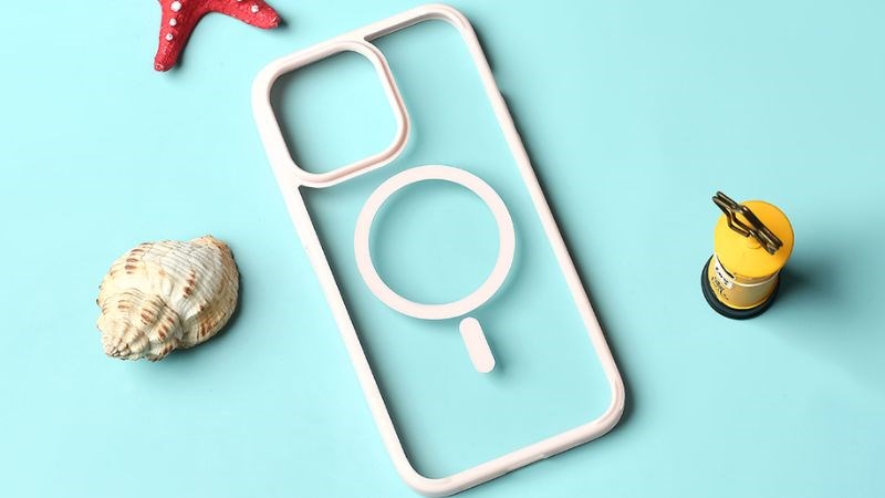 Ốp trong suốt c&oacute; viền nổi bật tạo n&ecirc;n điểm nhấn ấn tượng l&agrave;m t&ocirc;n l&ecirc;n thiết kế v&agrave; đặc trưng của m&aacute;y