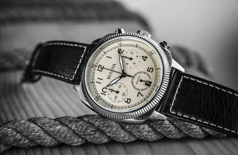 Đồng hồ kim tr&ocirc;i l&agrave; g&igrave;?