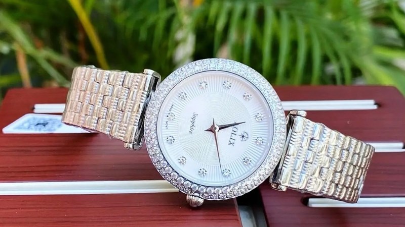 Bạn nên kiểm tra dây đeo một cách cẩn thận Bạn nên kiểm tra dây đeo một cách cẩn thận