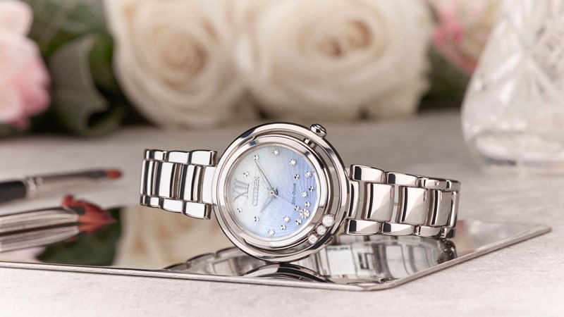 Citizen là thương hiệu tiên phong sử dụng năng lượng mặt trời để đồng hồ hoạt động Citizen là thương hiệu tiên phong sử dụng năng lượng mặt trời để đồng hồ hoạt động