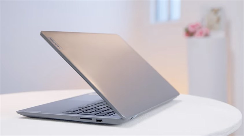 Mỗi hệ điều h&agrave;nh c&oacute; những ưu nhược điểm kh&aacute;c nhau