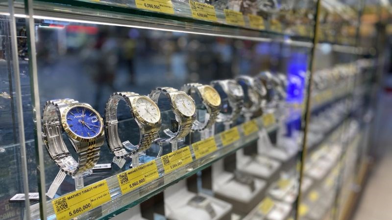 N&ecirc;n chọn cửa h&agrave;ng uy t&iacute;n để t&igrave;m mua đồng hồ cũ, đồng hồ thanh l&yacute;
