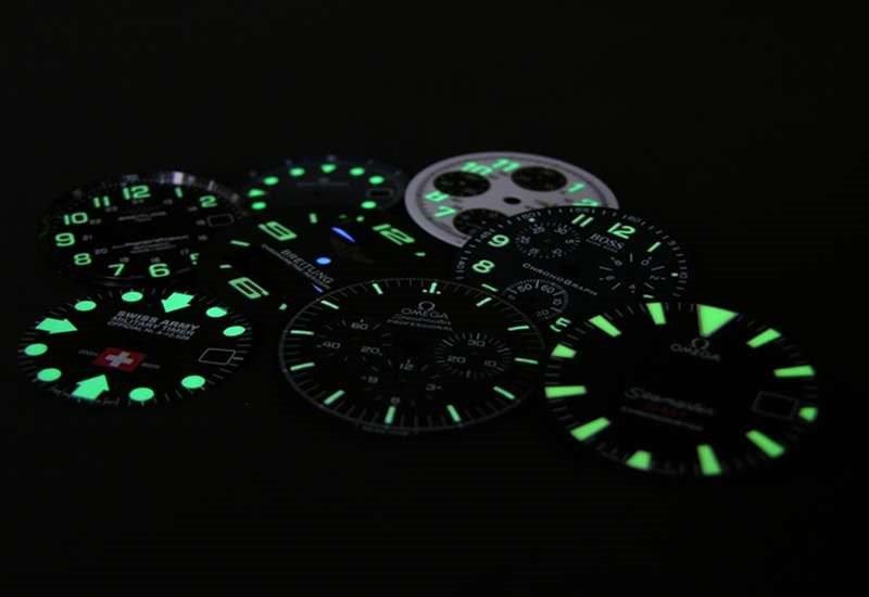 Đồng hồ c&oacute; khả năng ph&aacute;t quang cực kỳ đặc biệt