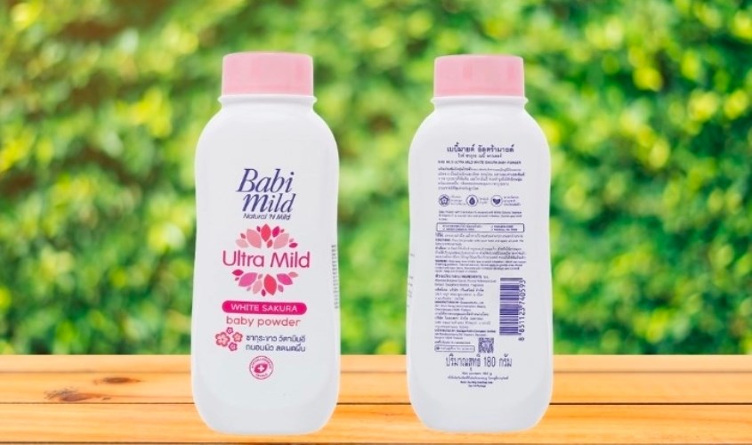 Phấn thơm dưỡng ẩm cho bé Babi Mild White Sakura 180g