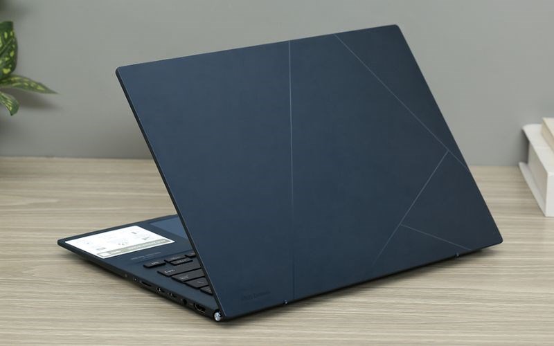 Laptop c&oacute; chất lượng h&igrave;nh ảnh sắc n&eacute;t, độ tương phản cao