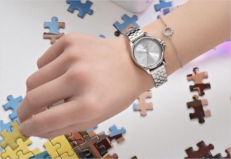 Phần lớn những thiết kế của h&atilde;ng đều đơn giản v&agrave; thanh lịch