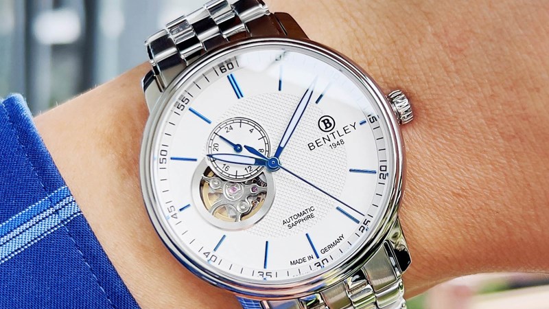 Mẫu đồng hồ lộ tim lạ mắt, gi&uacute;p bạn thể hiện c&aacute; t&iacute;nh, phong c&aacute;ch s&agrave;nh điệu