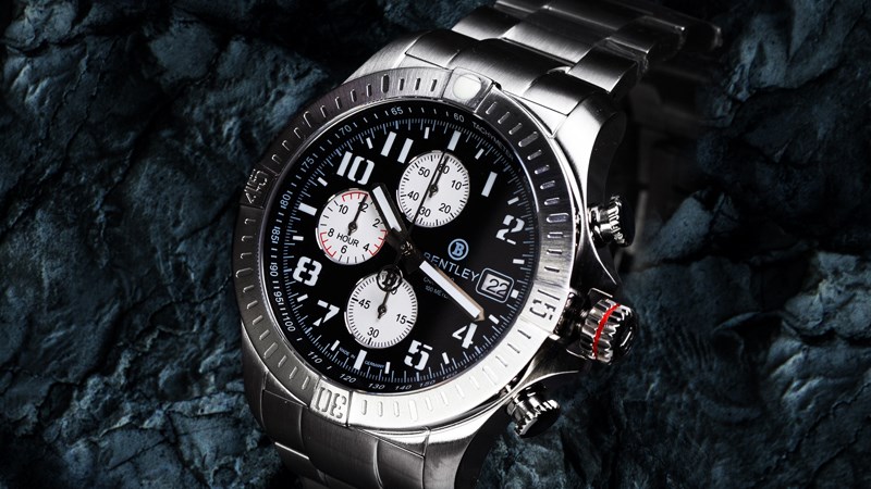 Đồng hồ Bentley kh&ocirc;ng được b&aacute;n rộng r&atilde;i ở Việt Nam, kh&oacute; bảo h&agrave;nh ch&iacute;nh h&atilde;ng