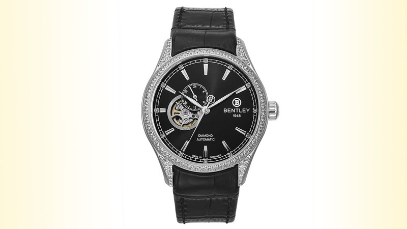 V&agrave;nh bezel đ&iacute;nh đ&aacute; &oacute;ng &aacute;nh, thiết kế tinh xảo, thời trang