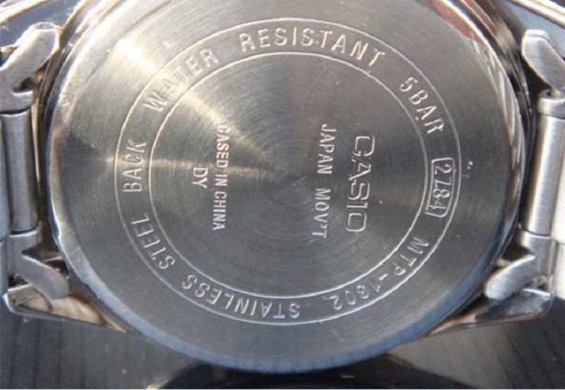 Tham khảo c&aacute;c chỉ số mặt sau đồng hồ