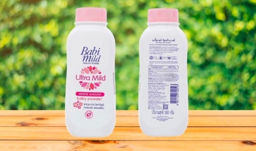Phấn thơm dưỡng ẩm cho bé Babi Mild White Sakura 180g