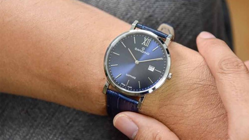 Đồng hồ có thiết kế nam tính, hiện đại Đồng hồ có thiết kế nam tính, hiện đại