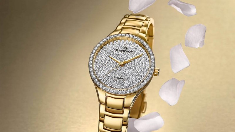 Đồng hồ có thiết kế sang trọng và nữ tính Đồng hồ có thiết kế sang trọng và nữ tính