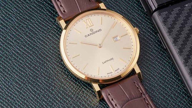 Đồng hồ có thiết kế cổ điển, đơn giản Đồng hồ có thiết kế cổ điển, đơn giản