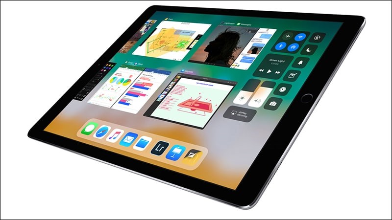 M&agrave;n h&igrave;nh 9.7 inch độ ph&acirc;n giải cao, sắc n&eacute;t