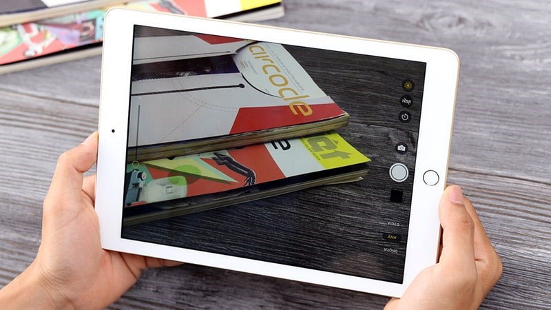 Camera c&oacute; khả năng lấy n&eacute;t tự động