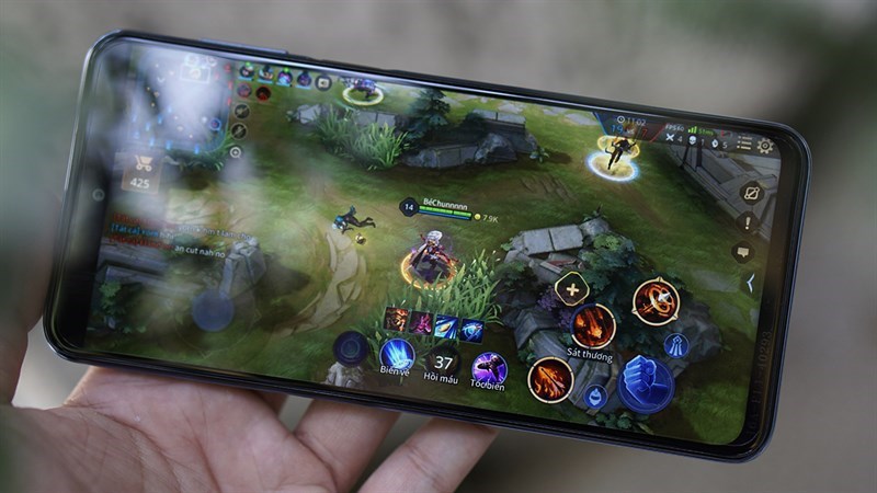 Quá trình chơi game diễn ra khá trơn tru, ít giật lag Quá trình chơi game diễn ra khá trơn tru, ít giật lag