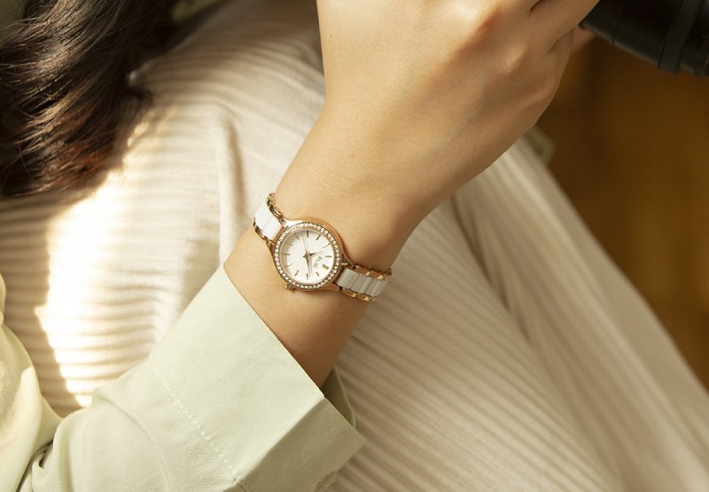 Thiết kế nhẹ nh&agrave;ng, thanh lịch đ&uacute;ng chuẩn n&agrave;ng thơ