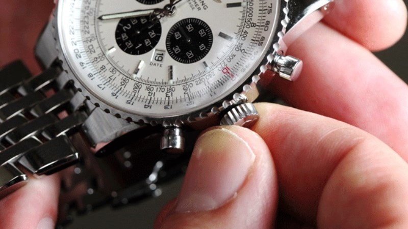 V&agrave;o giờ an to&agrave;n của đồng hồ (9h s&aacute;ng đến 12h trưa) của ng&agrave;y đầu th&aacute;ng sau