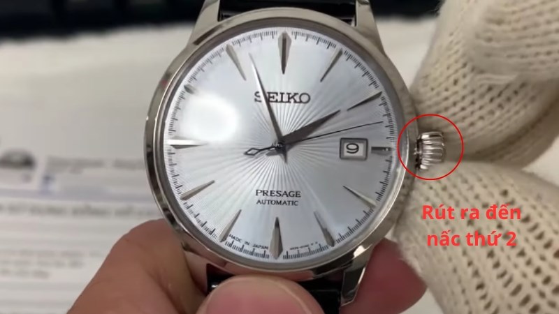 R&uacute;t n&uacute;m điều chỉnh ra nấc thứ 2