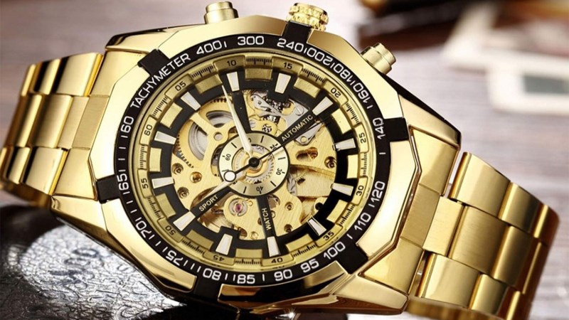 Mỗi đồng hồ cơ đều c&oacute; b&aacute;nh răng trung gian