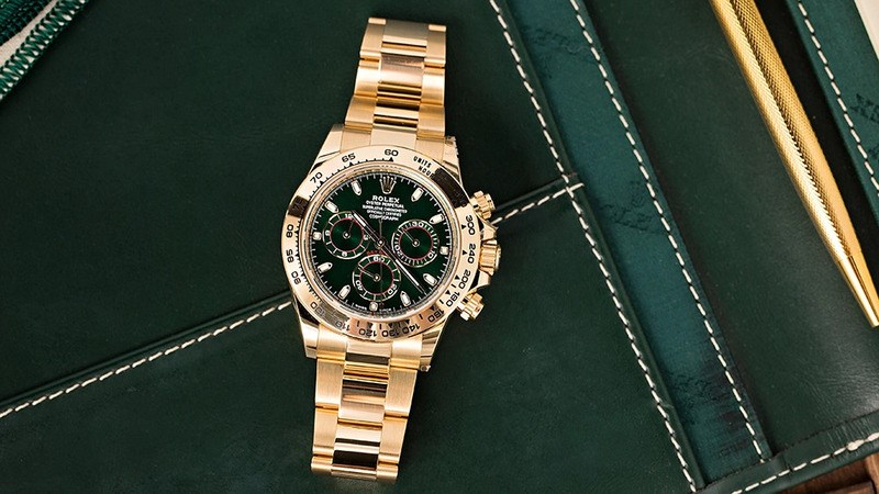 L&agrave;m sạch, lau kh&ocirc; v&agrave; đặt đồng hồ 2 tiếng tại nơi tho&aacute;ng m&aacute;t