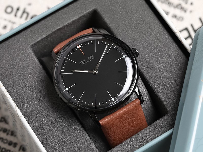 D&acirc;y đeo đồng hồ được l&agrave;m từ da tổng hợp