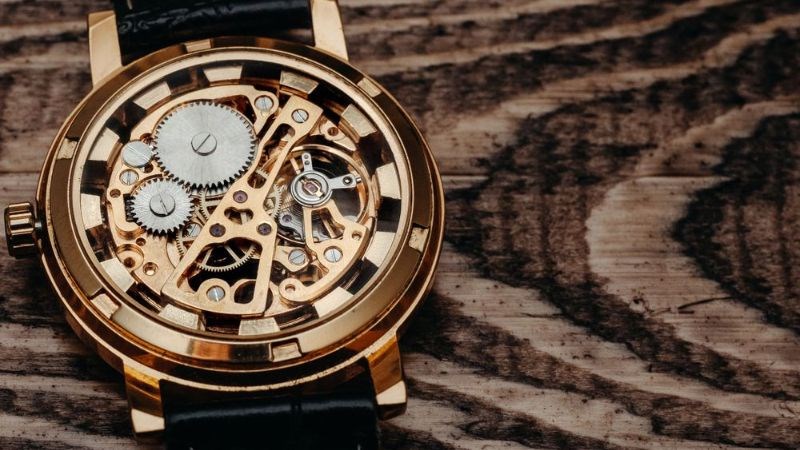 Tuổi thọ đồng hồ cơ trung b&igrave;nh khoảng độ 10 năm